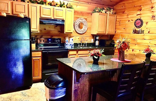 Gatlinburg - Pigeon Forge Cabina | 🍁 Fácil acceso y estacionamiento plano - 2. 6 millas de Parkway - Dollywood 6 millas 🍁