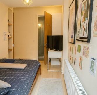 Junction Casa | Easy Access to Central London-Private Ensuite & Terrace