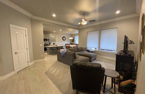 Tri-Cities Casa | Easy access to I82. Almost new, spotless and spacious close to Trac and Richland