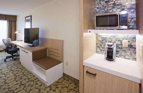 Eagan Casa | Easy access to malls, the airport, and family fun