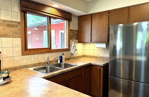 Cable Casa | Easy access to ski and bike trails. Walk to Cable restaurants & shops.