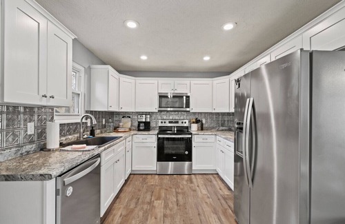 Doling Casa | Easy access to the interstate and all that Springfield has to offer.