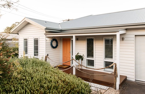 Dromana Casa | Easy and dreamy sanctuary with a relaxed coastal vibe
