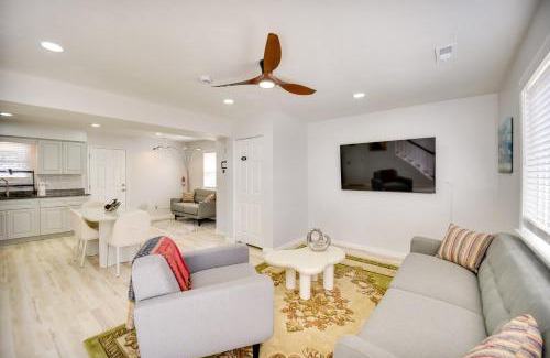 East Ocean View Casa | Easy Beach Access Duplex half Mi to Chesapeake Bay