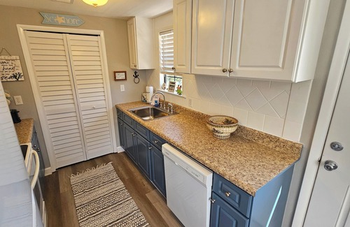 St. George Island Cabaña | Easy Beach Access - 2 FREE BIKE RENTALS INCLUDED WITH YOUR STAY!