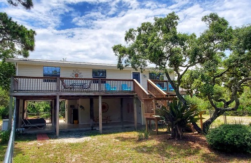 St. George Island Cabaña | Easy Beach Access - 2 FREE BIKE RENTALS INCLUDED WITH YOUR STAY!