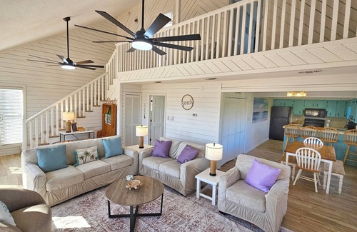 Plantation Cabaña | Easy Beach Access - 2 FREE BIKE RENTALS INCLUDED WITH YOUR STAY! PET FRIENDLY