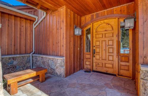 Three Peaks Casa | Easy Bend Elegance