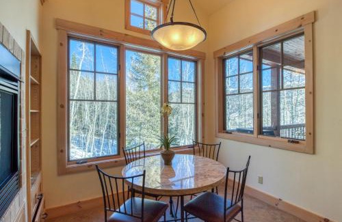 Three Peaks Casa | Easy Bend Elegance