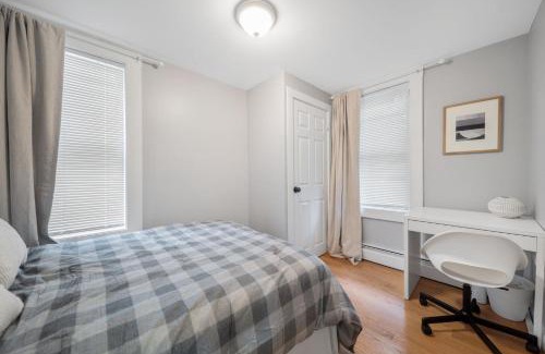 Columbus Park - Andrew Square Apartamento | Easy Commute South Boston 4BR 1BTH Apartment