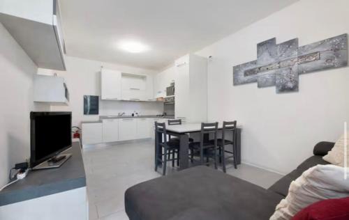Albate Apartamento | Easy Como Stay con parcheggio gratuito Collegamento con la Svizzera