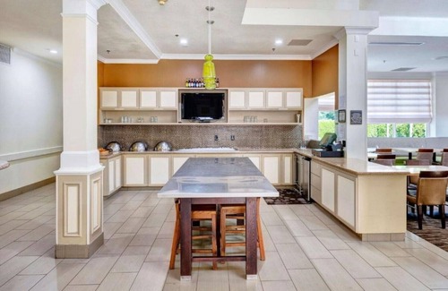 Parkrose Casa | Easy for the airport, surrounded by greenery