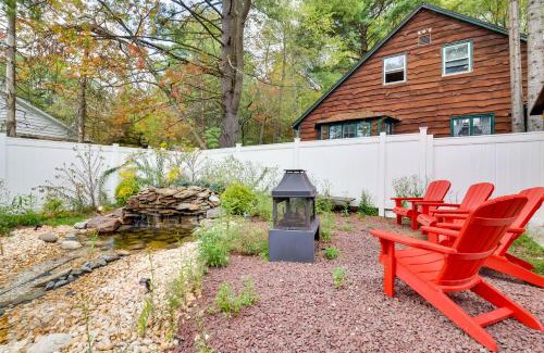 Blakeslee Casa | Easy Interstate Access Original Poconos Log Cabin