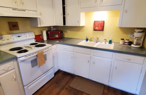 West Monroe Apartamento | Easy Living! Fantastic central 2br/1ba apartment