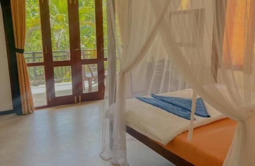 Thiranagama Hotel | Easy Living - Hikkaduwa