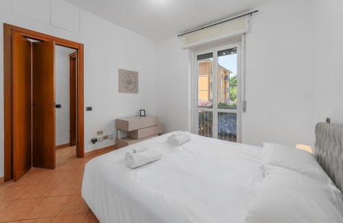Cinisello Balsamo Apartamento | Easy Parking - Air Conditioning - Balcony - Quiet