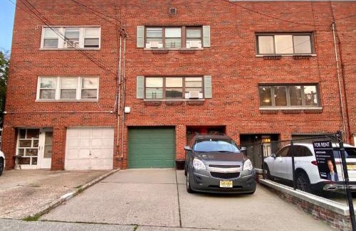 The Heights Apartamento | Easy PATH&Bus access- NYC designer home & Terrace