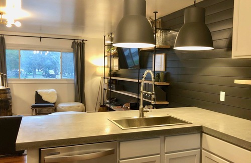 Bethany Casa | Fácil auto check-in para una casa céntrica: ¡quédese en Lazy Llama House!