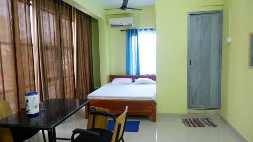 Kozhikode Cabina | Easy Stay Eranhipalam