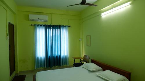Kozhikode Cabina | Easy Stay Eranhipalam