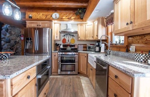 Seneca Falls Casa | Easy Street Getaway: Wine Trail Cabin Retreat - 1/4 Mile from Cayuga Lake