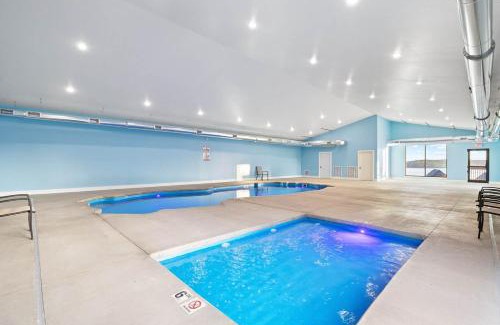 Hollister Apartamento | Easy Street Retreat - LakeView - Indoor Pool