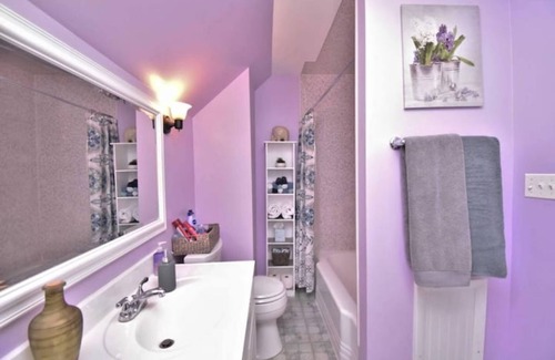 McHenry Apartamento | Easy walk to downtown McHenry @ the heart of the Fox Rive
