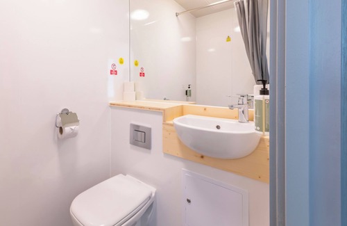 Fairfield Hotel | easyHotel London Croydon