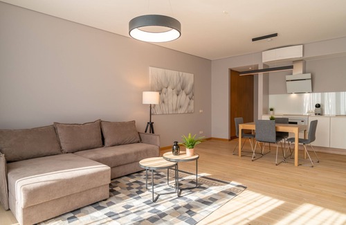 Centrs Apartamento | Easyrooms Dzirnavu luxury apartment with balcony