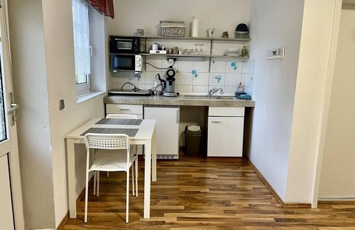 Bad Oeynhausen Apartamento | EasyStay#1 Cozy studio near the clinic, with Netflix, kitchen & bathroom