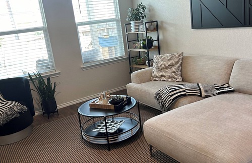 San Antonio Apartamento | Eat-Play-Rest at Red Bird Ranch -The Toucan