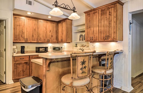 Milledgeville Cabina | Eatonton Getaway on Lake Sinclair w/ Dock!
