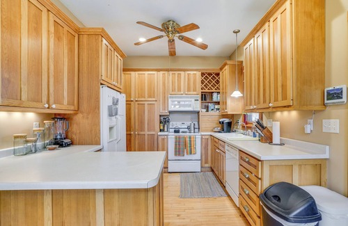 Eau Claire Casa | Eau Claire Retreat: Close to Campus & Dtwn!