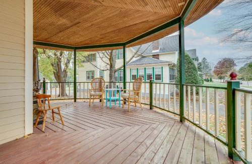 Eau Claire Casa | Eau Claire Retreat Close to Campus and Dtwn!