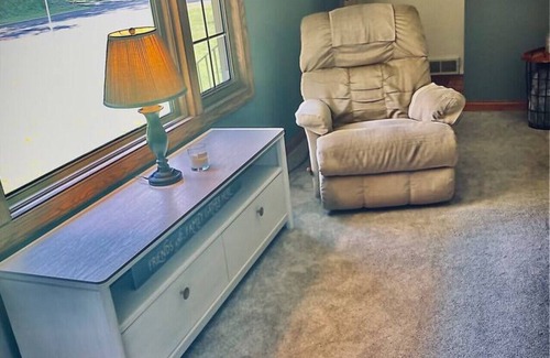Eau Claire Casa | Eau Claire’s south side, Sunroom, 3BR,4 beds, 1BA