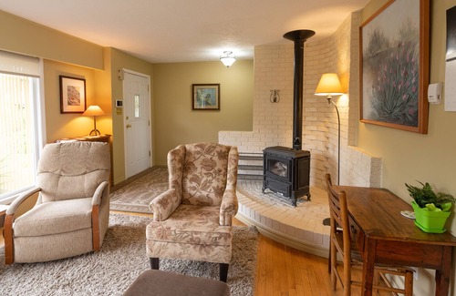 Campbell River Casa | Ebb and Flow Inn