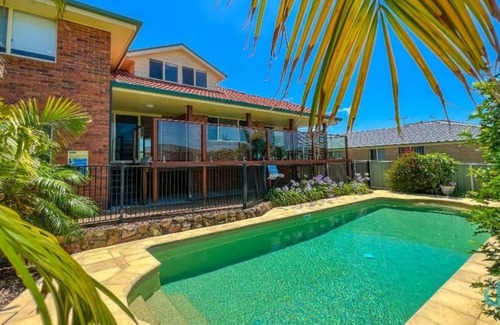 Caves Beach Casa | Ebbtide at Caves- Private pool - minutes to beach