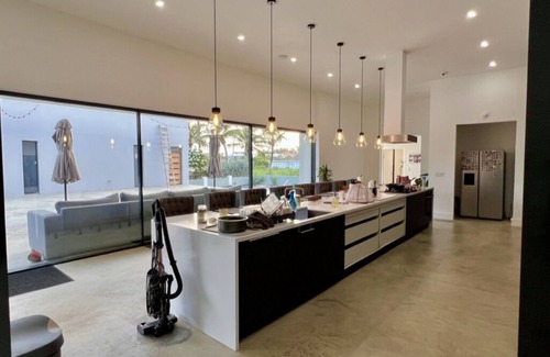 Inch Marlowe Casa | Echo Beach - A Modern Beach House On The Beach Five Minutes From The Airport