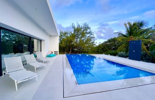 Inch Marlowe Casa | Echo Beach - A Modern Beach House On The Beach Five Minutes From The Airport