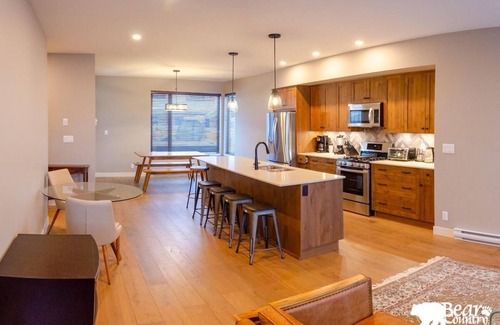 Sun Peaks Condominio | Echo Landing #12 by Bear Country