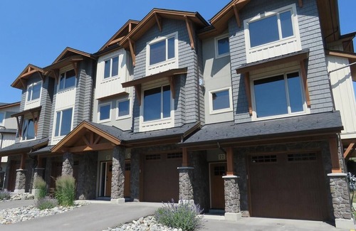 Sun Peaks Condominio | Echo Landing #22 by Bear Country