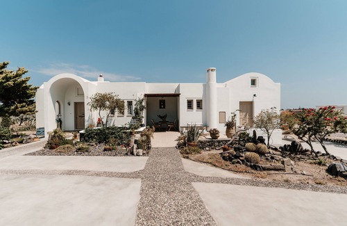Kamari Villa | Echo Villa