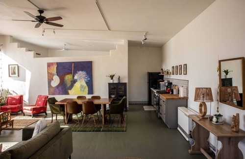 Taos Cabaña | Eclectic, Art-filled Studio with Fantastic Views