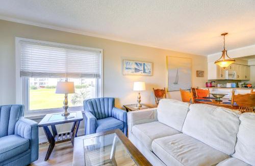 Morehead City Apartamento | Eclectic Atlantic Beach Condo with Amenity Access!