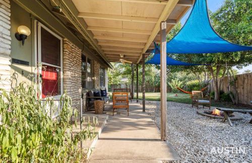 Central East Austin Casa | Eclectic ATX Retreat with Backyard Oasis and Hammock