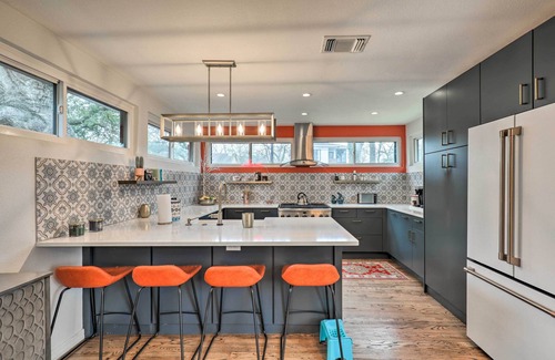 Hancock Cabaña | Eclectic Austin Bungalow: Central Location!