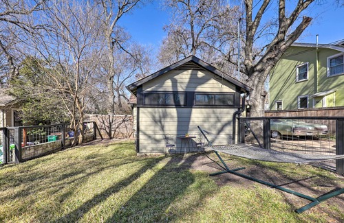 Hancock Cabaña | Eclectic Austin Bungalow: Central Location!