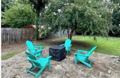 Tuscaloosa Casa | Eclectic Escape- 3mi. from Bryant Denny!