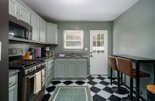 Crestwood South Casa | Eclectic Getaway Minutes from Downtown