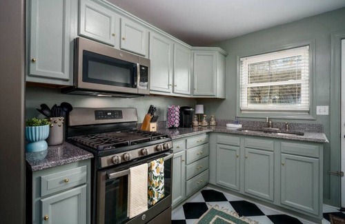 Crestwood South Casa | Eclectic Getaway Minutes from Downtown